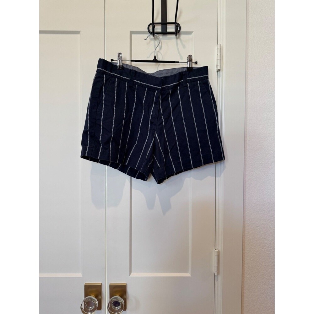 Nautica Women's Navy & White Pin-Striped Shorts Sz8